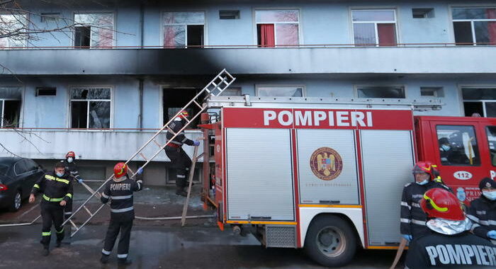 Covid: in Romania almeno 9 morti in incendio ospedale