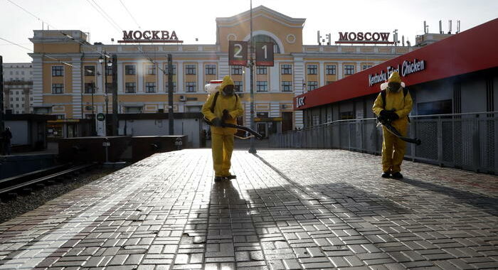 Covid: Russia, 1.163 morti in 24h,massimo da inizio epidemia