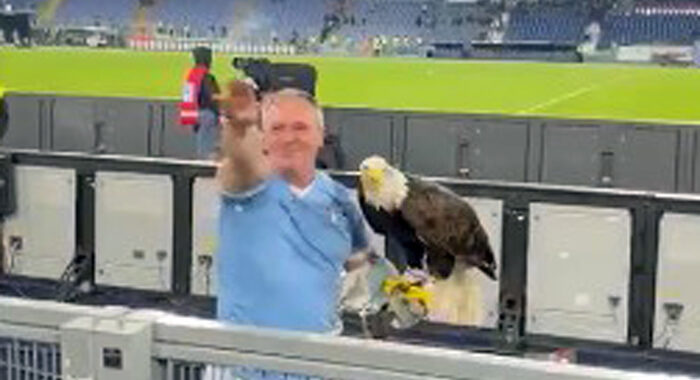 Ebrei italiani contro il falconiere della Lazio ‘Via i fascisti’