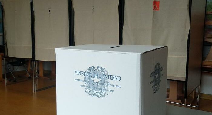 Elezioni: Comunali in Toscana, affluenza in calo al 59%