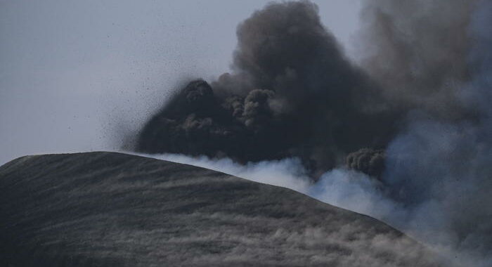 Eruzione Canarie: quasi mille edifici distrutti dalla lava