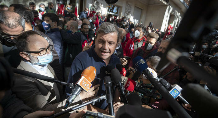 Fn: Calenda, sabato sarò a corteo, dovrebbe essere di tutti