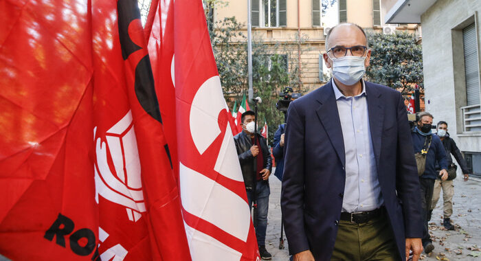 Green pass: Pd presenta mozione per scioglimento Fn