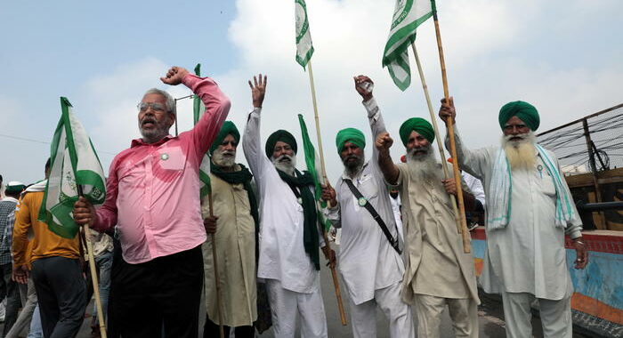 India, 8 morti in manifestazione contadini in Uttar Pradesh