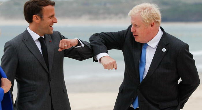 Macron e Johnson d’accordo per de-escalation sulla pesca