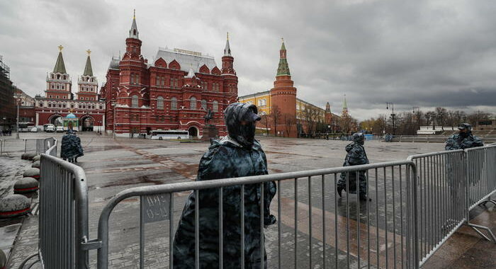 Navalny: Cremlino, l’Ue svaluta nome del premio Sakharov