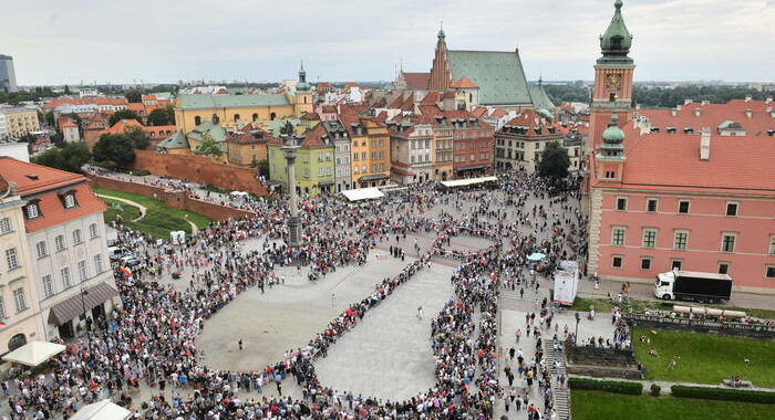 Polonia: domenica in piazza contro Polexit su invito di Tusk