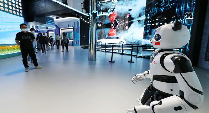 Robot a scuola intelligenza umana, neuroni segnalano sbagli