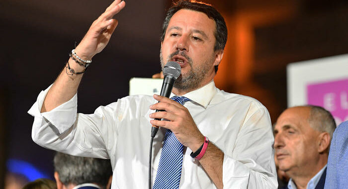 Salvini, giù tasse su lavoro, nessun ritorno alla Fornero