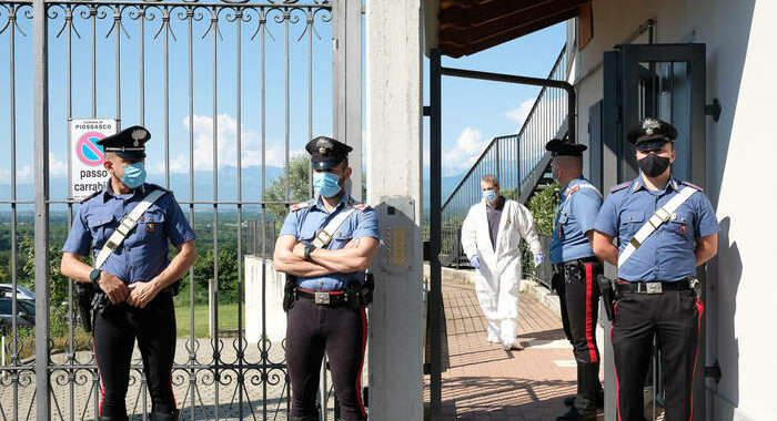 Sorprese ladri e venne ucciso in casa, fermati tre uomini