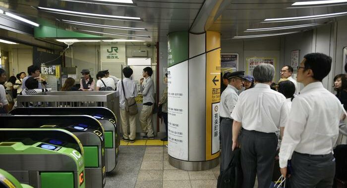 Tokyo, terremoto di magnitudo 6.1, nessun allarme tsunami