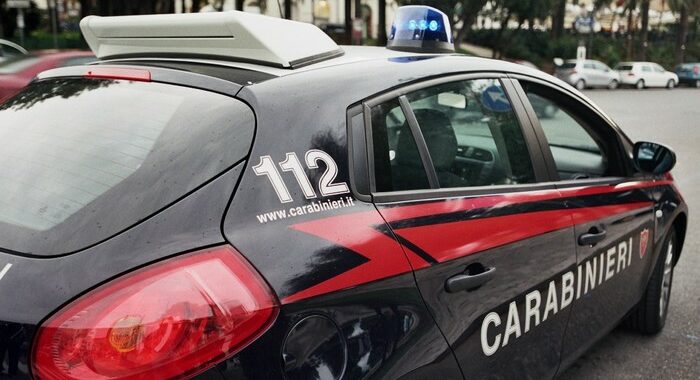 Uccide la convivente e tenta il suicidio nel Tarantino
