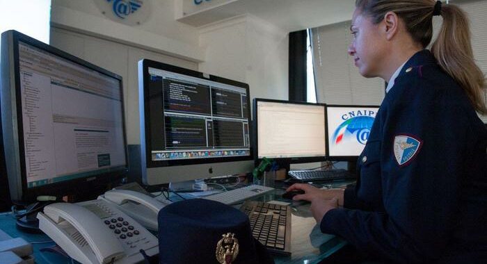 Vaccini:3.000 scritte No vax bloccano sito Fb Asl,indagini