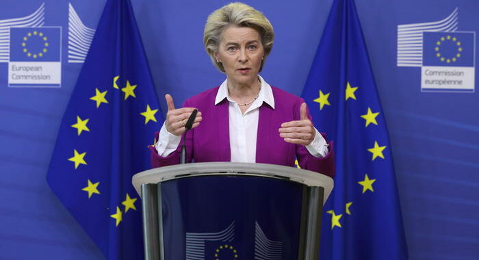 Von der Leyen, con Draghi per sconfiggere la pandemia