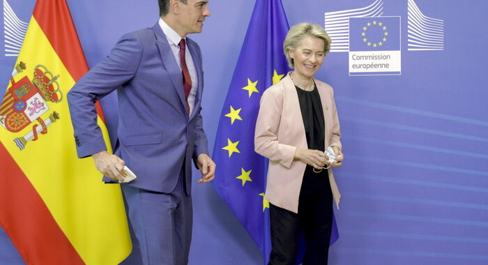 Von der Leyen, summit sulla difesa Ue a Madrid