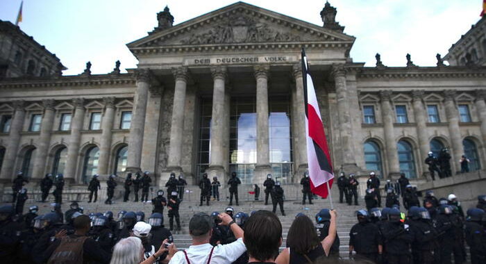 Alta Corte tedesca respinge i ricorsi contro il lockdown