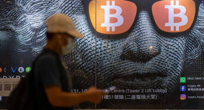 Bitcoin corre e vola a nuova record sopra 67.000 dollari