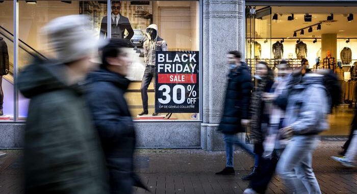Black Friday e Natale, l’acquisto è online ma cala del 40%