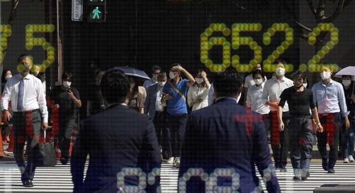 Borsa: a Tokyo apertura piatta (+0,03%)