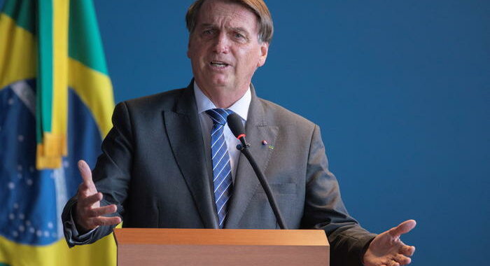 Brasile: attentato a Bolsonaro, la polizia riapre il caso