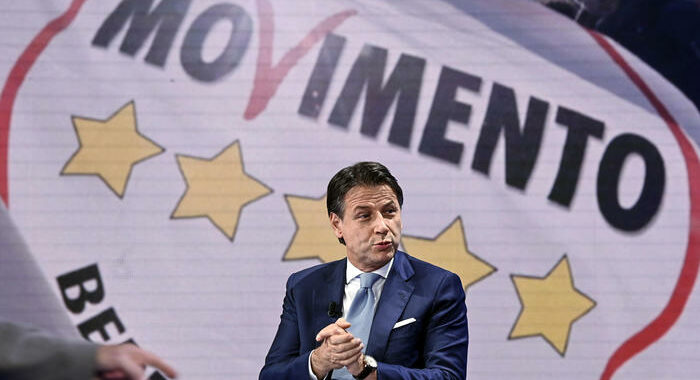 Conte, M5S scelgano liberamente, con il no non cambia nulla