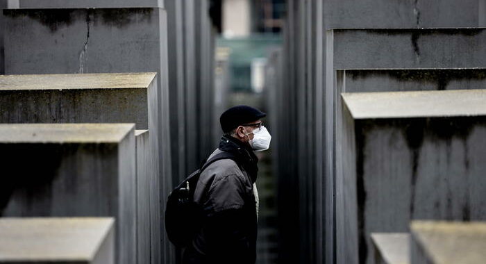 Covid: Afp, 1,5 milioni di vittime in Europa