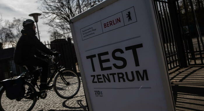 Covid: in Germania torneranno test gratis per tutti