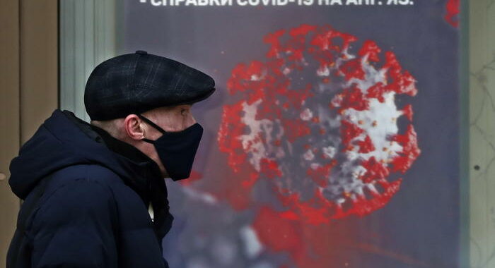 Covid: nuovo record in Russia, 1.254 morti in 24 ore