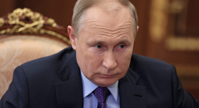 Covid: Putin, ho fatto vaccino nasale oltre alla terza dose