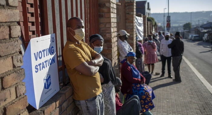 Covid: salgono contagi in Sudafrica, oltre 3.200 in 24 ore