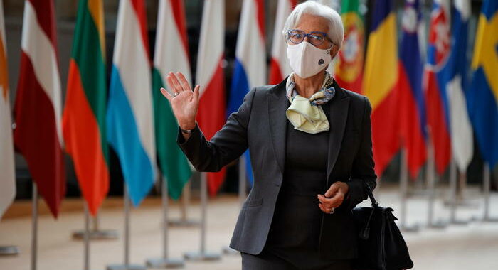 Lagarde, molto improbabile rialzo tassi interesse nel 2022