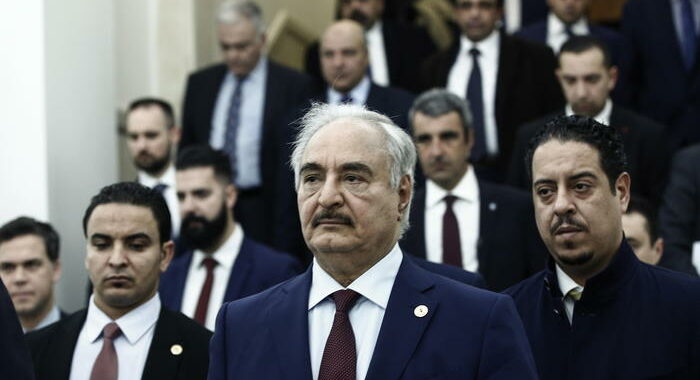 Libia: Haftar si candida alle elezioni di dicembre