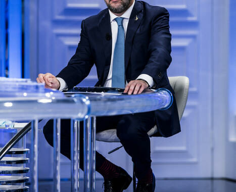 Manovra: Salvini, ora giù bollette tagliando sprechi Reddito