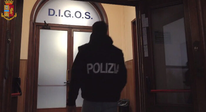 Operazione Polizia postale, perquisiti 29 no vax