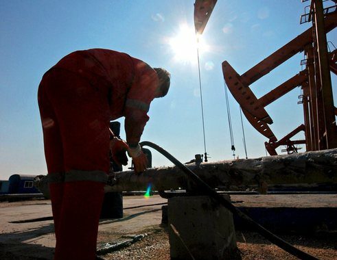 Petrolio: effetto Covid, scende sotto quota 75 dollari