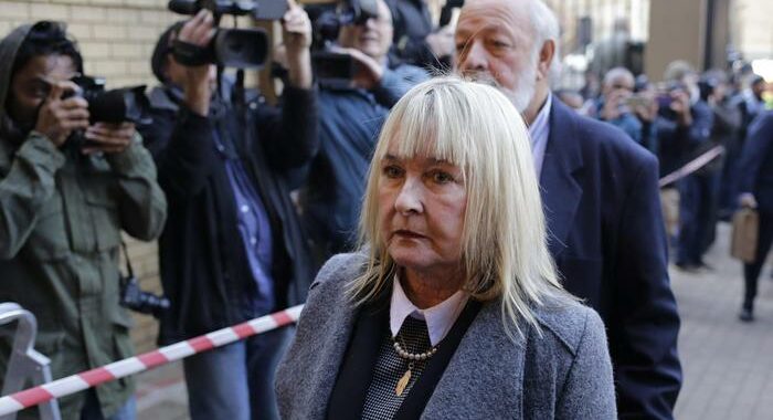 Pistorius incontrerà genitori fidanzata assassinata Reeva