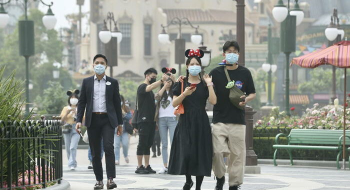 Richiude Disneyland Shanghai dopo un contagio da Covid