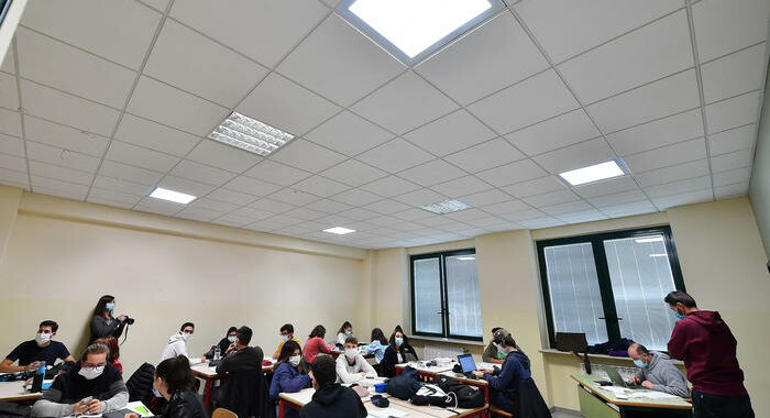 Scuola: basta un solo contagiato per tornare in Dad