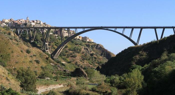Sequestrato ponte Morandi a Catanzaro, 4 arresti