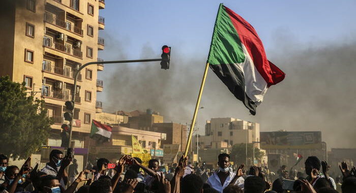 Sudan: Al Jazeera, arrestato il nostro corrispondente capo