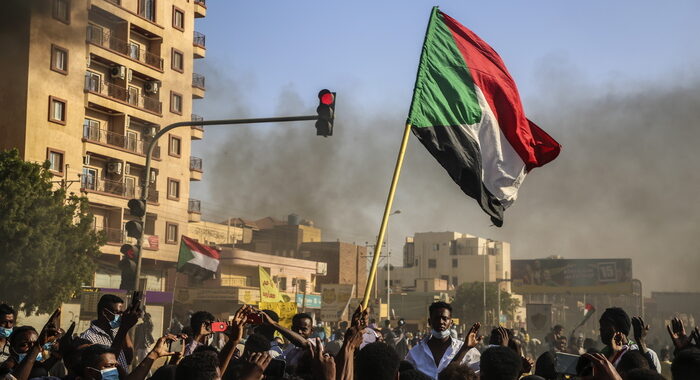 Sudan: raggiunto accordo per ritorno premier a guida governo