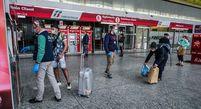 14 milioni in viaggio per Natale, in calo partenze di Capodanno