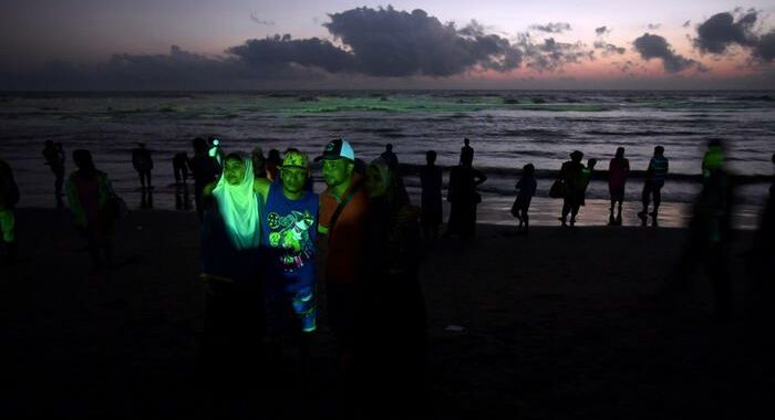 Bangladesh: estremisti fanno chiudere spiaggia per sole donne