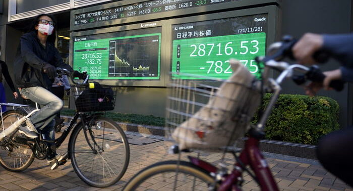 Borsa: a Tokyo apertura poco variata (-0,09%)