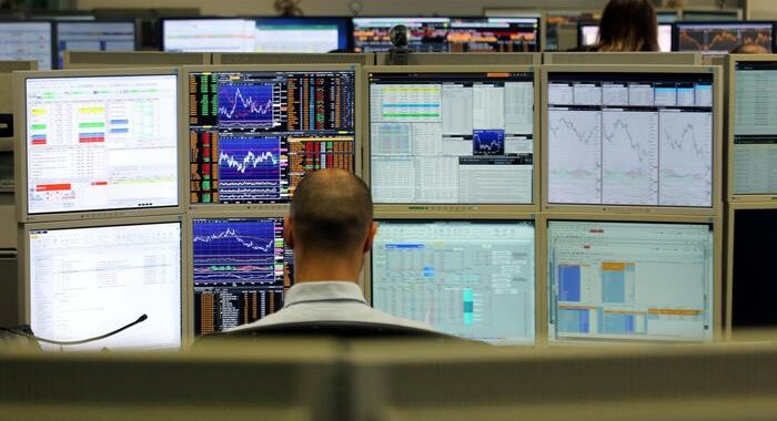 Borsa Milano chiude in forte rialzo, +2,16%