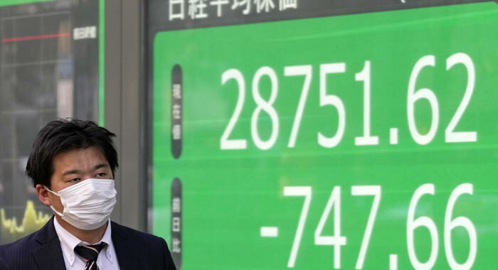 Borsa: Tokyo apre in lieve ribasso (-0,07%)