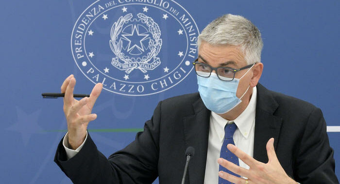 Brusaferro, in Italia 11 casi Omicron e altri casi sospetti