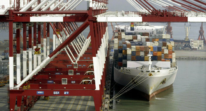Cina: frenano al 12,9% i prezzi alla produzione di novembre