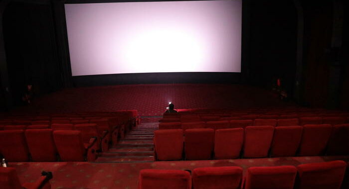 Cinema in profondo rosso nel 2021, 170 milioni di incasso