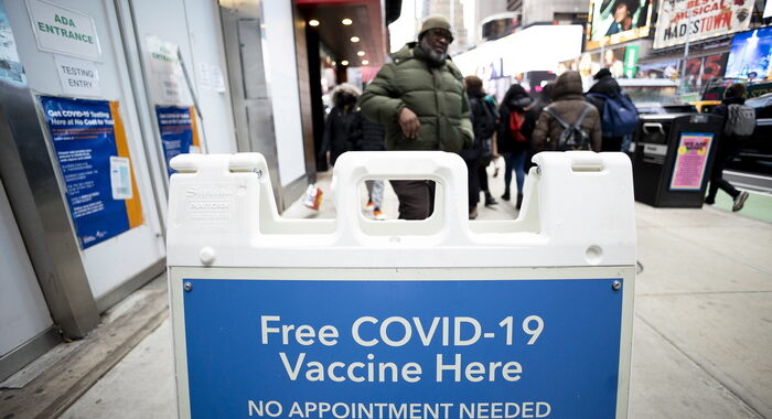 Covid, gli Usa superano quota 800 mila morti